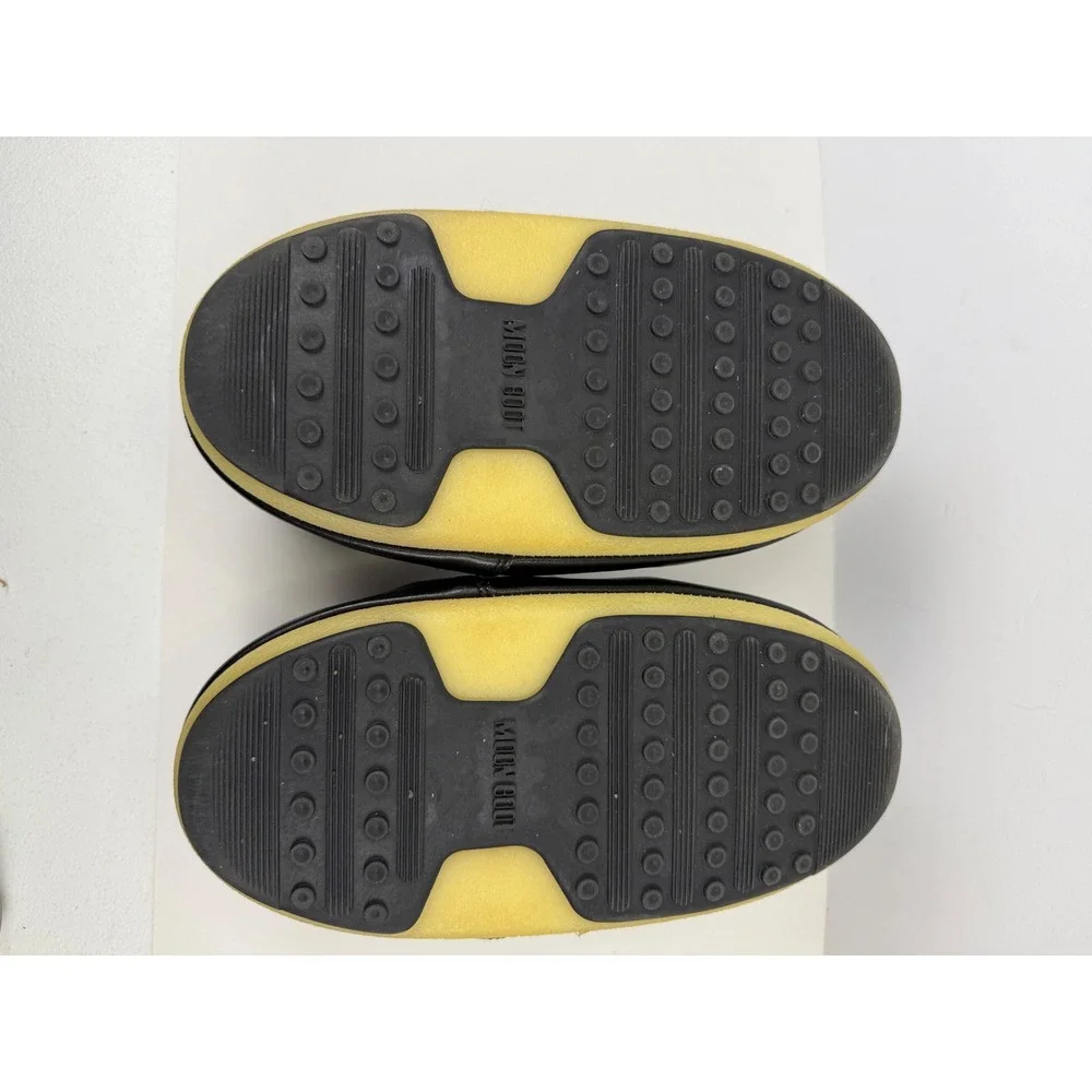 Moon Boot Low Nylon EVX Women's 8/8.5, men's 7/7.5